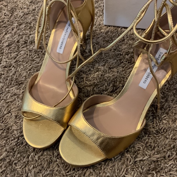 NWT Diane Von Furstenberg lace up gold open toe shoes size 8 leather upper/sole - Picture 5 of 5
